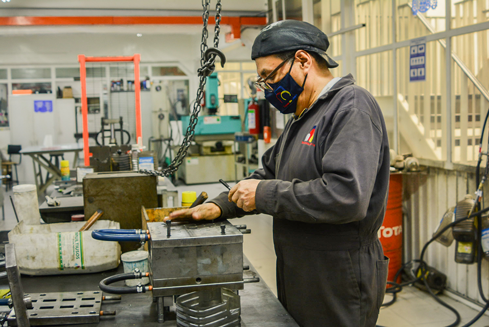 Moldes y tapas de línea fabricación tapas de plástico CDMX ISO 9001